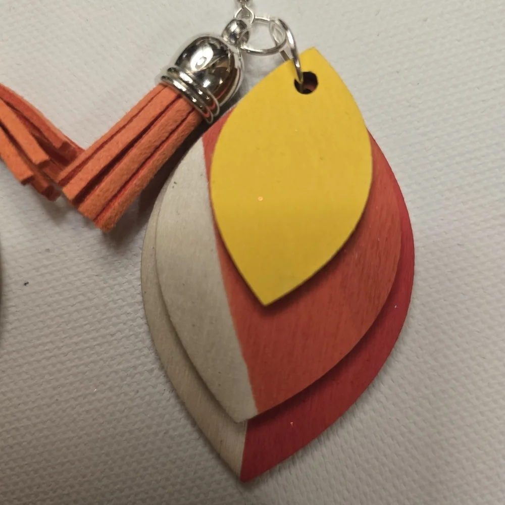 ARTISAN & HANDCRAFTED 2.5" Wood Leaf Tiered Dangle Pierced Earrings W/ Tassles - Picture 7 of 14